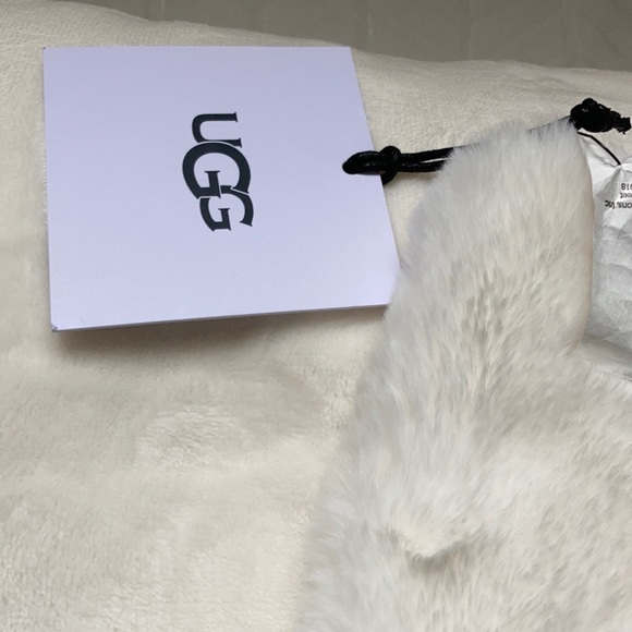 UGG Bedding Ugg Coastline Plush Throw Blanket Poshmark